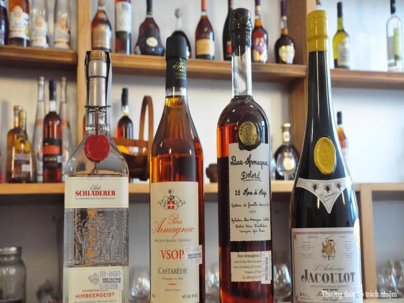 Chọn rượu mạnh chất lượng để thưởng thức hoặc pha chế tại Rượu AK
