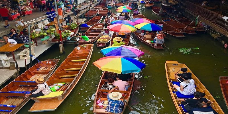 Chợ nổi trên sông